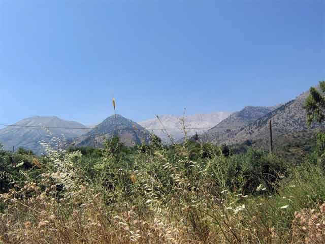 Οικόπεδο με θέα στα Λευκά Όρη