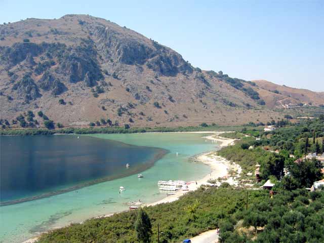 Κατοικία με θέα στην λίμνη Κουρνά και στην θάλασσα