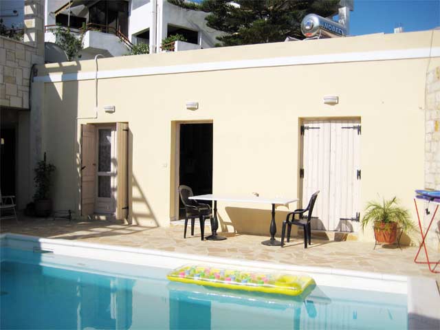 Neue komplett ausgestattete Wohnung mit Pool