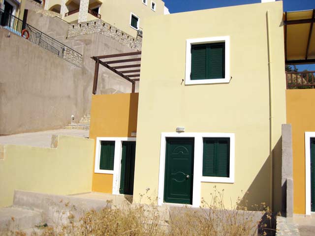 “The Fuchsia” stunning sea and mountain views