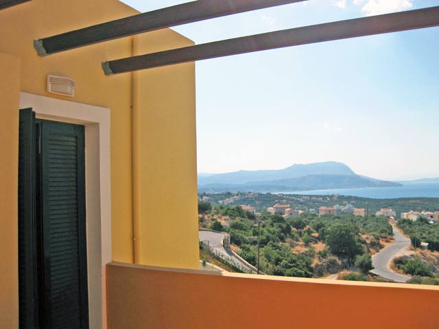 “The Fuchsia” stunning sea and mountain views