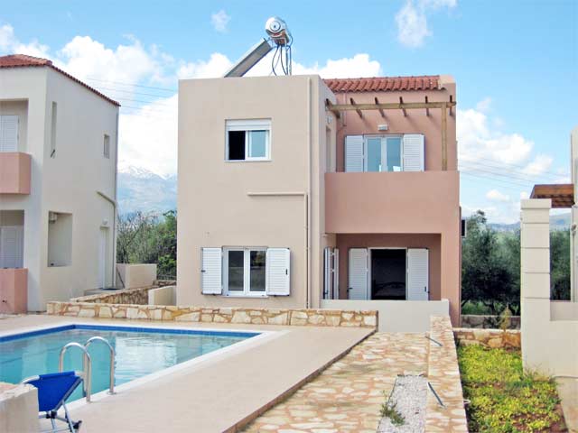 Ideally located 2-bed home