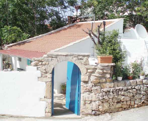 Πέτρινη οικία σε παραδοσιακό χωριό