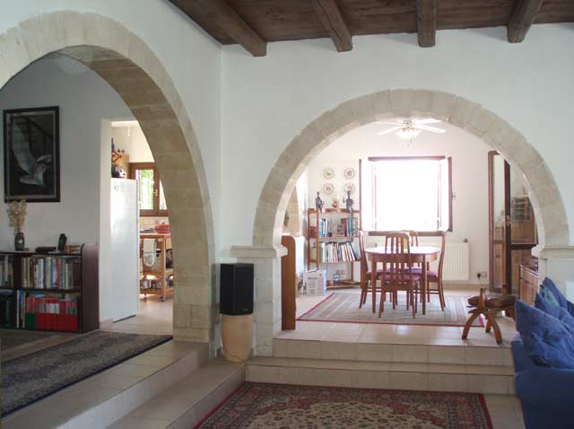 Villa with pool and stunning sea views