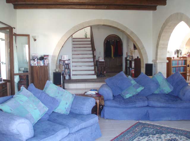 Villa with pool and stunning sea views