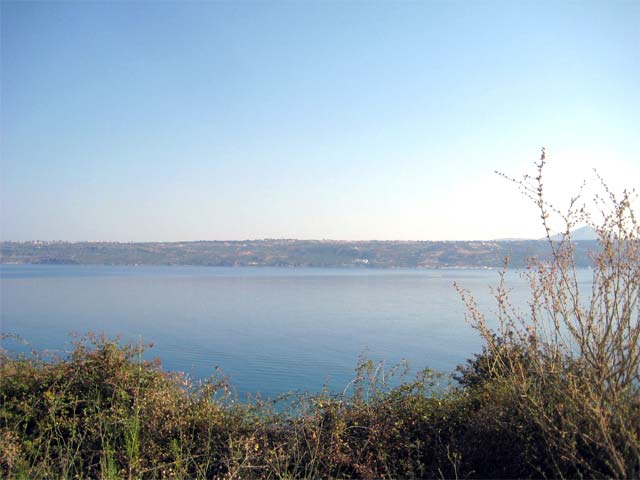 Attractive plot close to the sea