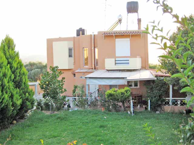 Einfamilienhaus am Rande von Alikianos