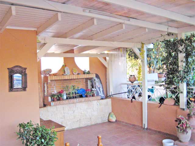 Einfamilienhaus am Rande von Alikianos