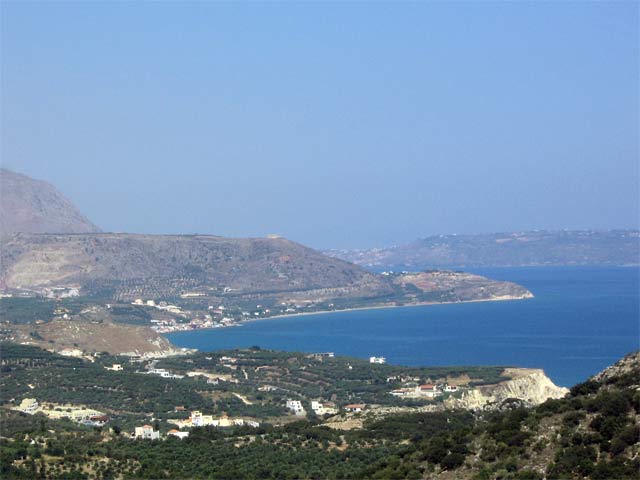 Θέα στην θάλασσα και καταπράσινο περιβάλλον