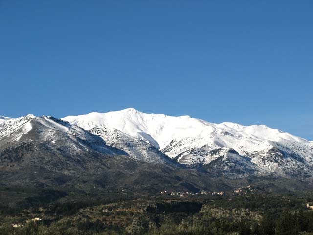 Views to the majestic White Mountains