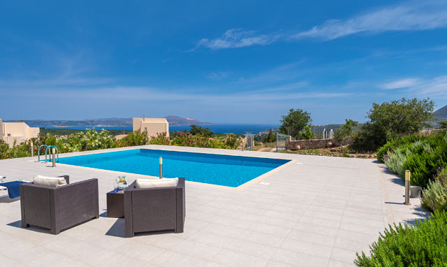 New villa with superb sea views
