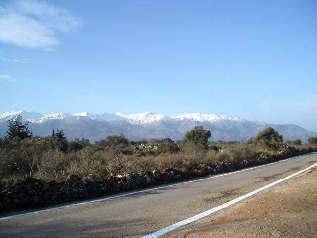 Large plot with views to the White Mountains