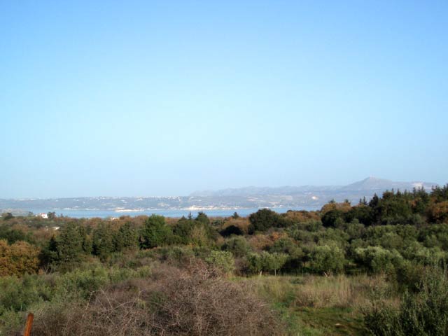 Large plot with views to the White Mountains