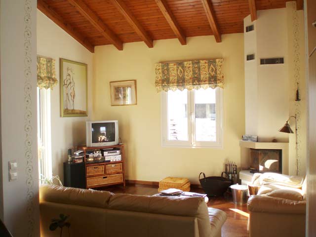 Spacious two-storey house with panoramic views