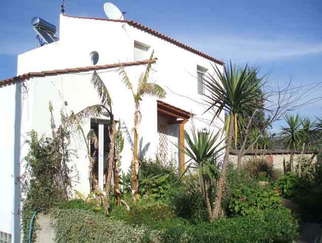 Spacious two-storey house with panoramic views