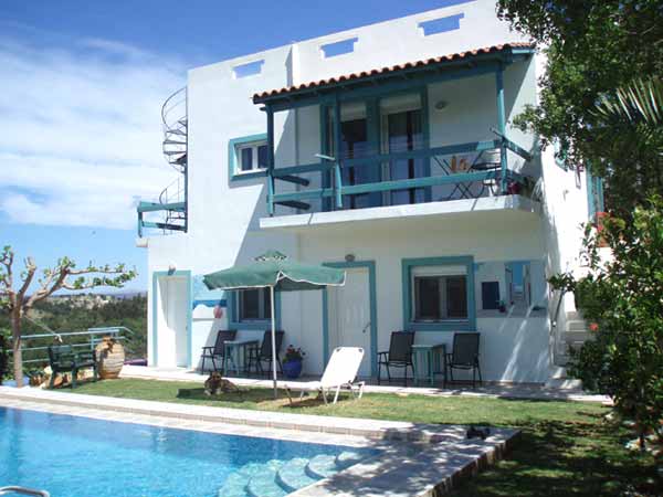 Villa with views to the sea and to the White Mountains