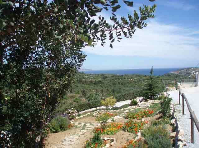 Villa with views to the sea and to the White Mountains