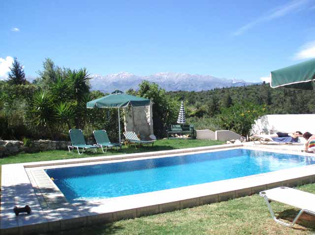Villa with views to the sea and to the White Mountains