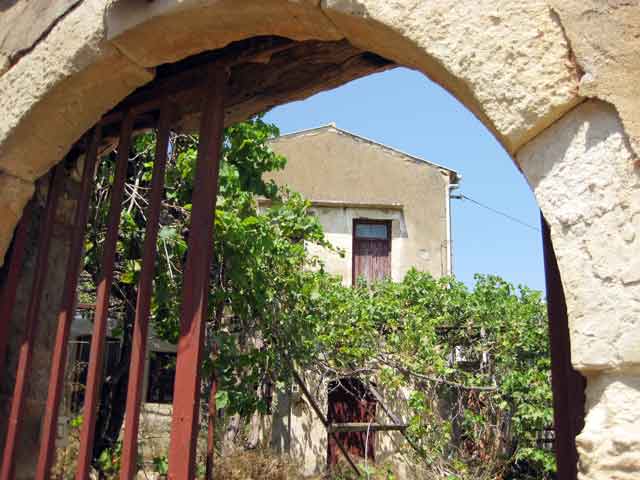 Renovation with high potential in Nio Horio