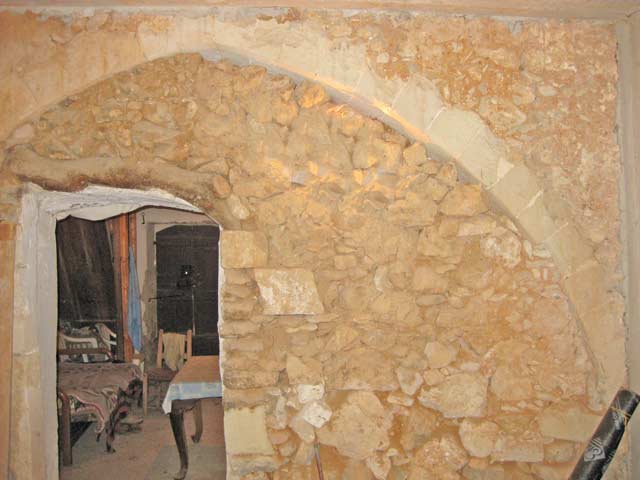 Renovation with high potential in Nio Horio