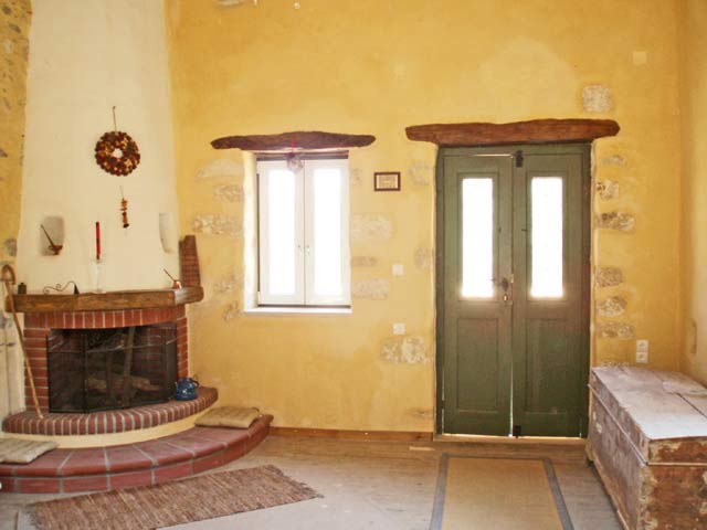 Renovated stone house in Loutraki