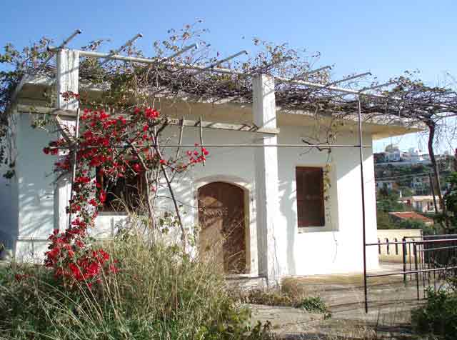 Family house in Plaka with stunning sea views