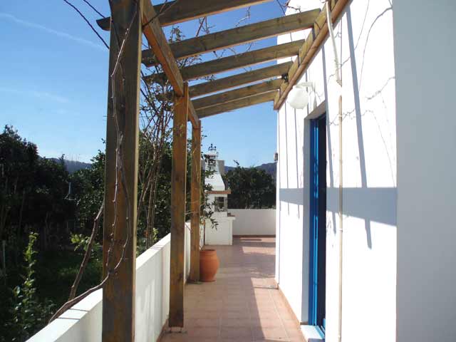 Modern bungalow home with pool in Alikianos