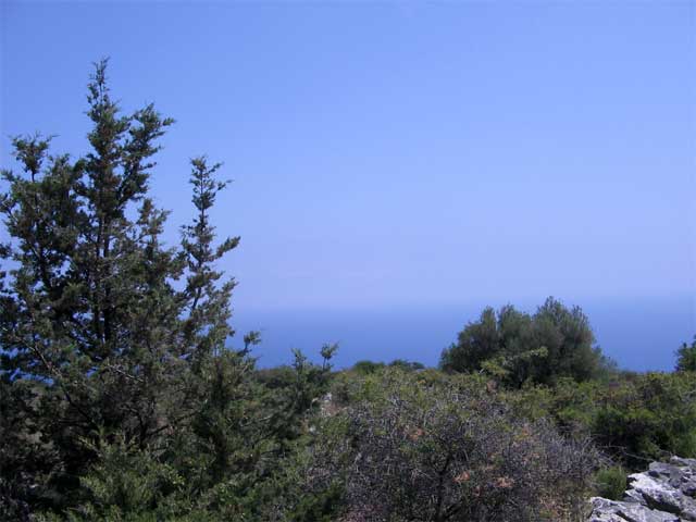 Beautiful plot with sea views