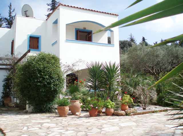 House for sale in Nio Horio