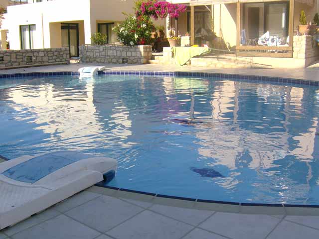 Holiday house with sea views and shared pool
