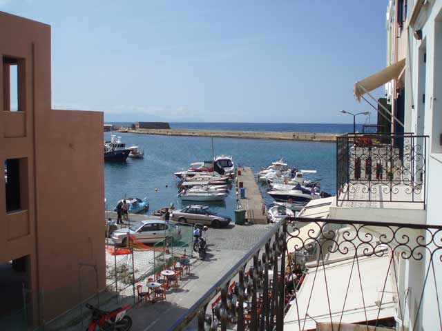 House for sale in the Hania Town