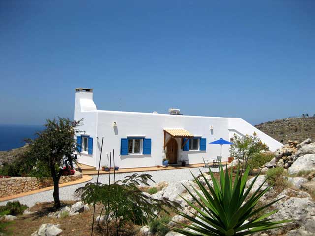 Villa Faros in prime location
