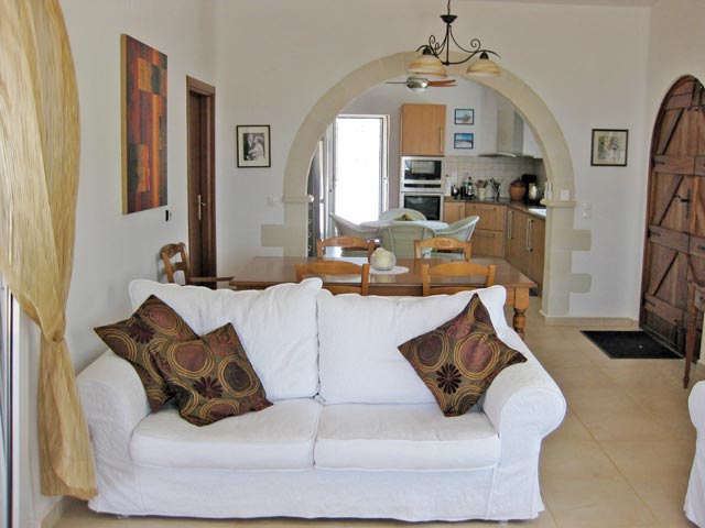 Villa Faros in prime location